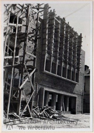 Frydecki Andrzej, Porębowicz Stefan, Dom Żołnierza Polskiego we Lwowie. Fotografia gmachu w trakcie budowy