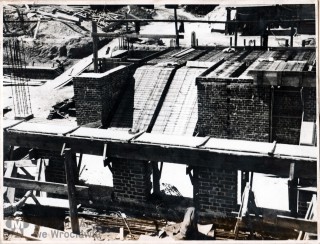 Frydecki Andrzej, Porębowicz Stefan, Dom Żołnierza Polskiego we Lwowie. Fotografia gmachu w trakcie budowy