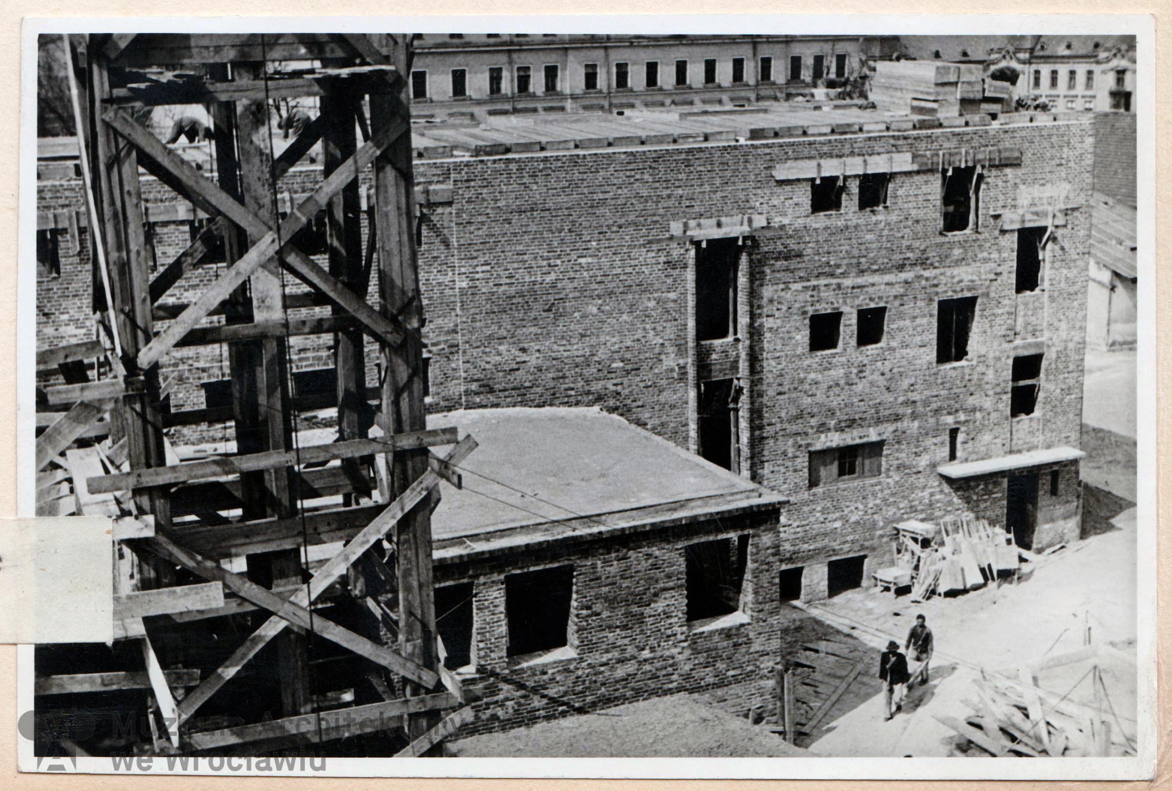 Frydecki Andrzej, Porębowicz Stefan, Dom Żołnierza Polskiego we Lwowie. Fotografia gmachu w trakcie budowy, 1938