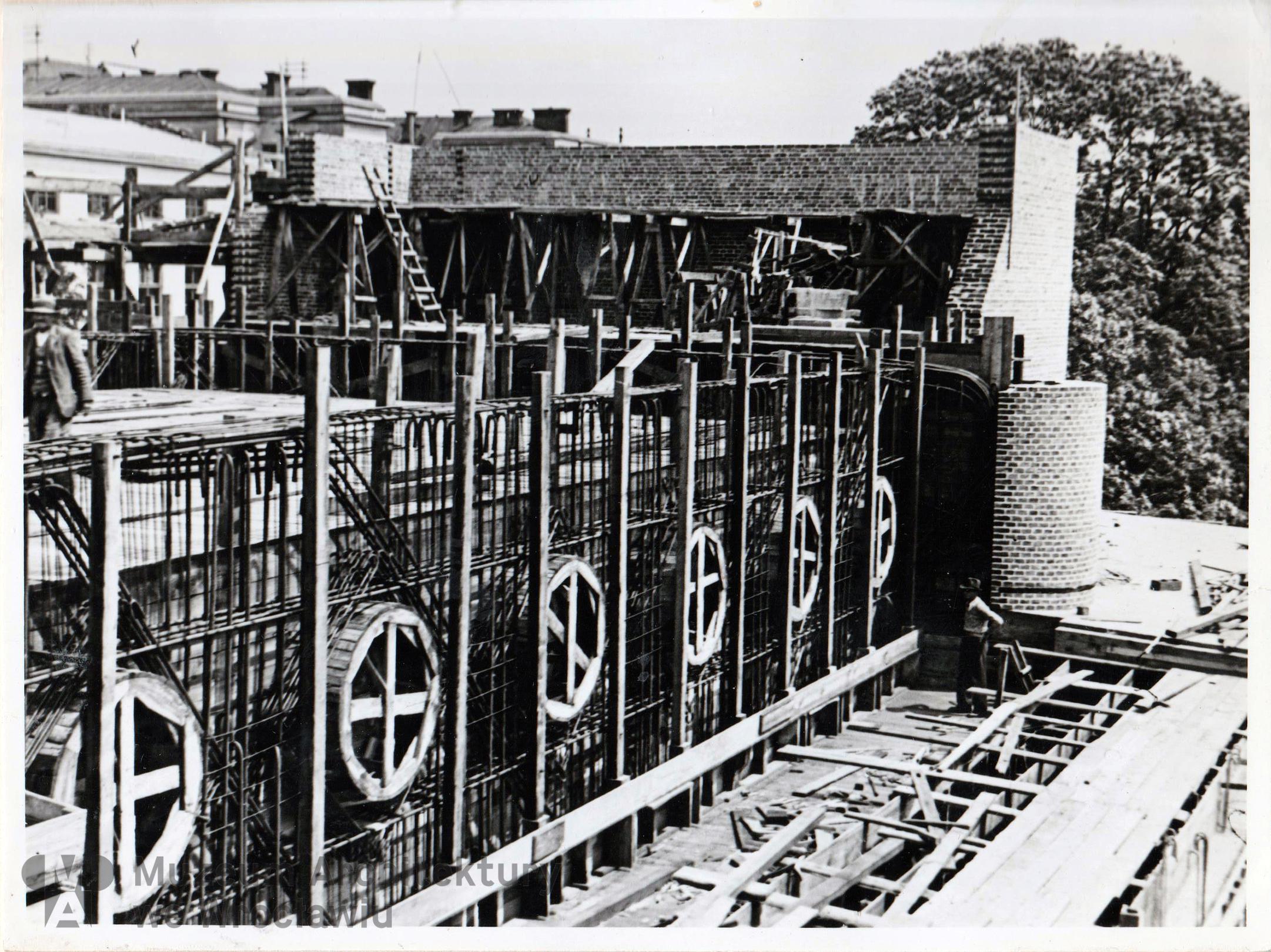 Frydecki Andrzej, Porębowicz Stefan, Dom Żołnierza Polskiego we Lwowie. Fotografia gmachu w trakcie budowy, 1938