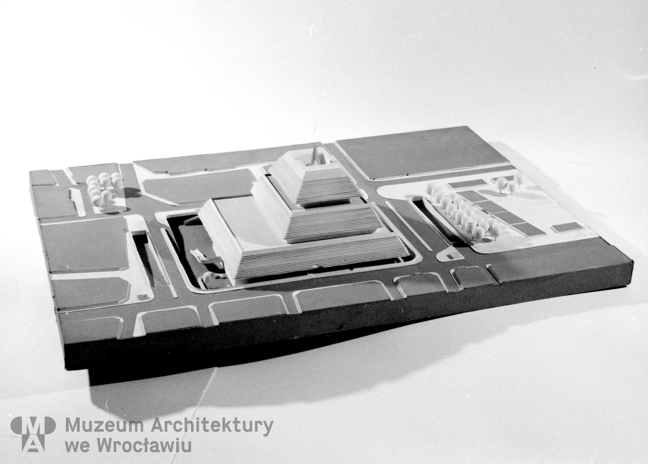 Frydecki Andrzej, Müller Stefan, Frydecki Janusz, Beaubourg Centre in Paris, 1971